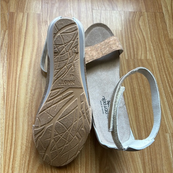 Naot Pixie Women's Tan Wedge Sandals Cork Ivory Rae Gold Size 41 - Picture 3 of 7